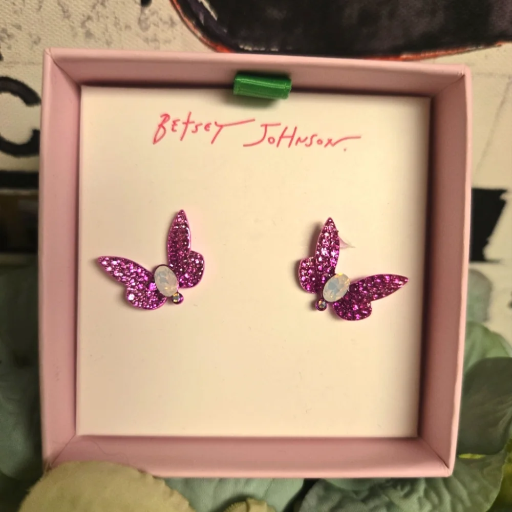 Betsey Johnson Pink Butterfly Stud Earrings NIB - Picture 1 of 4